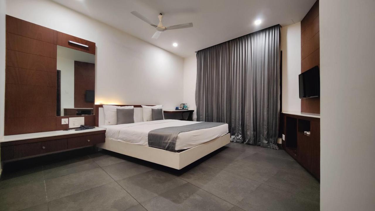 Brahma The Hotel Sultan Bathery Exterior photo